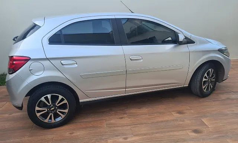 Chevrolet Onix Hatch...