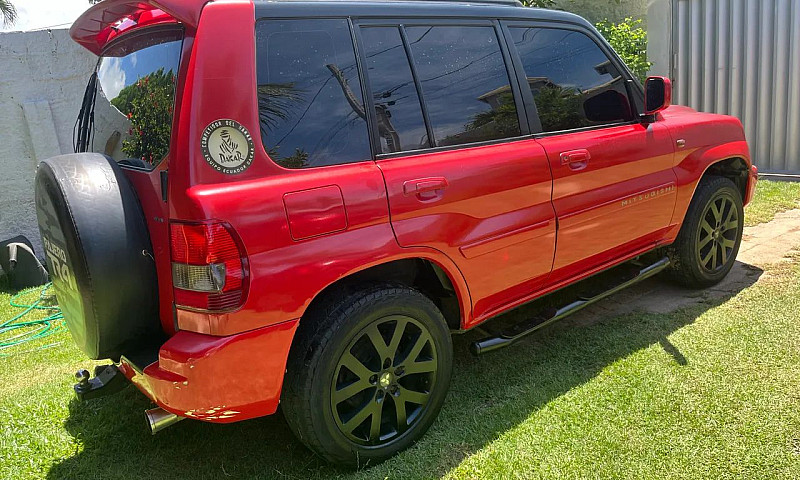 Mitsubishi Pajero Tr...