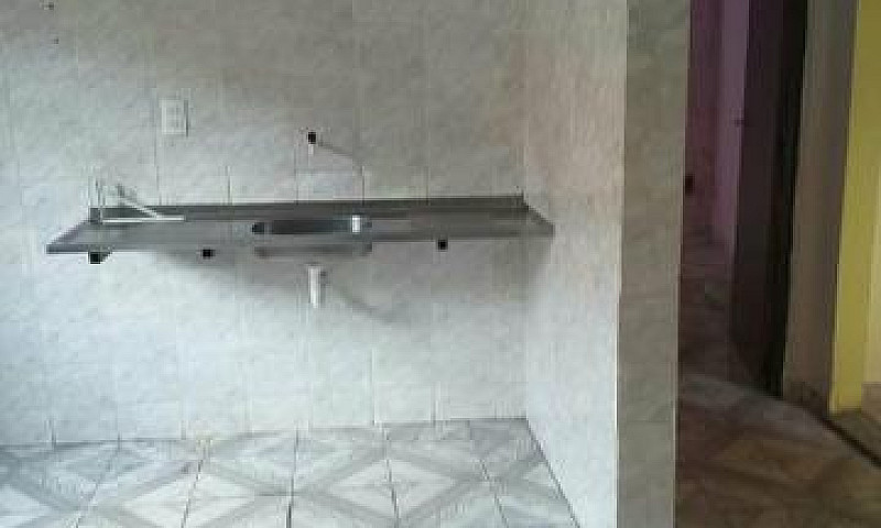 Aluga-Se Casa...