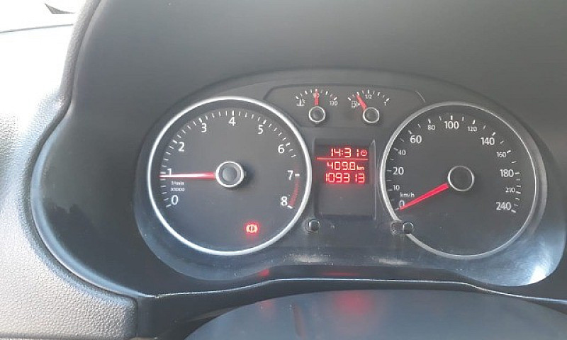 Voyage 1.6 City 2014...