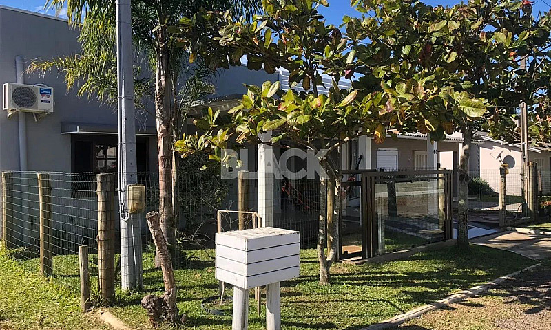 Casa Na Quadra Do Ma...