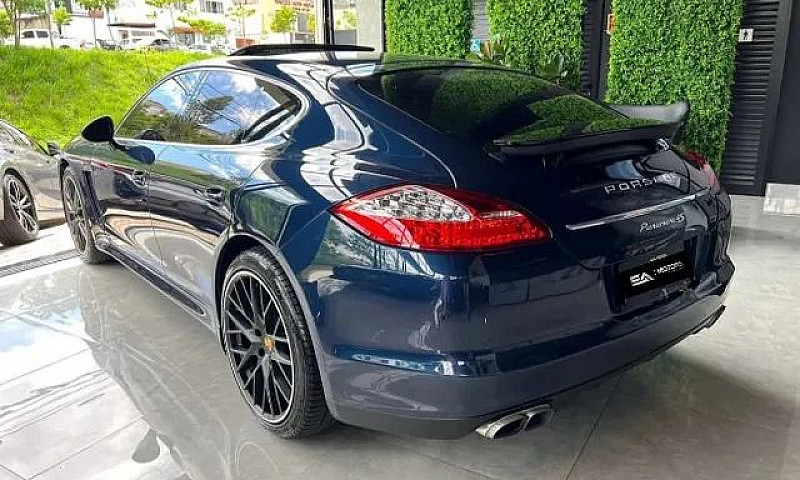 Porsche Panamera 4S ...