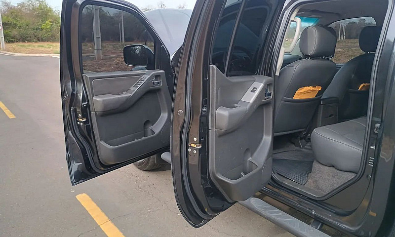 Nissan Frontier Sl C...