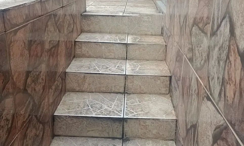 Alugo Uma Casa Um Qu...