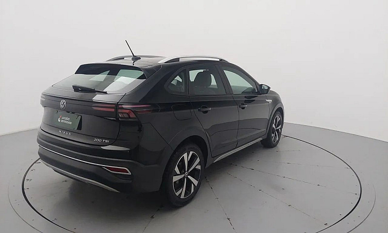 Volkswagen Nivus Hig...