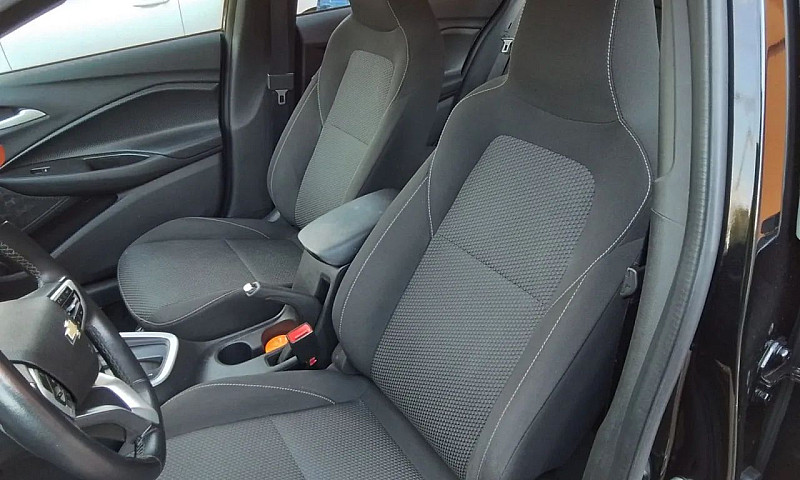 Chevrolet Onix Hatch...