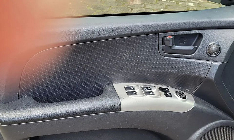 Kia Motors Sportage ...
