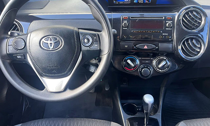 Toyota Etios Xs Seda...