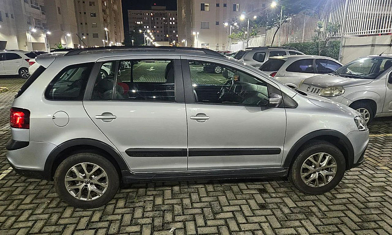 Volkswagen Spacecros...