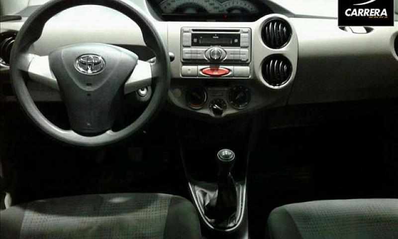 Toyota Etios 1.3 Xs ...