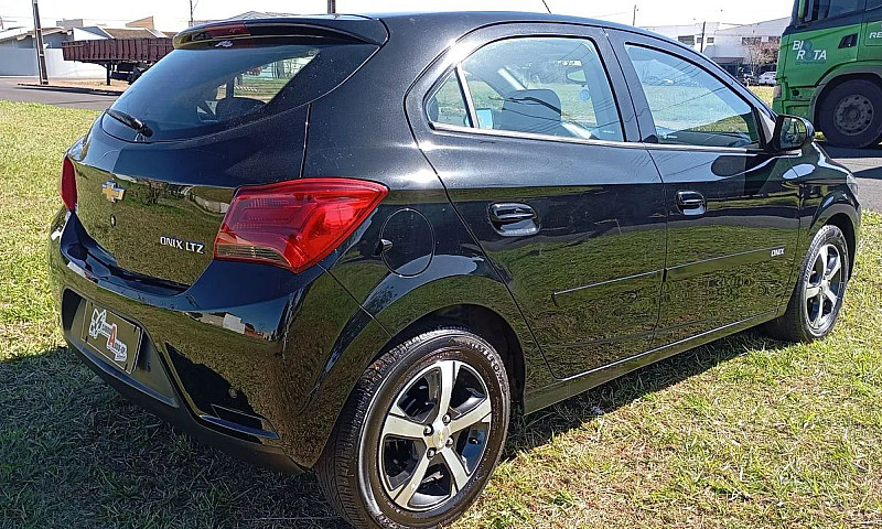 Chevrolet Onix Hatch...