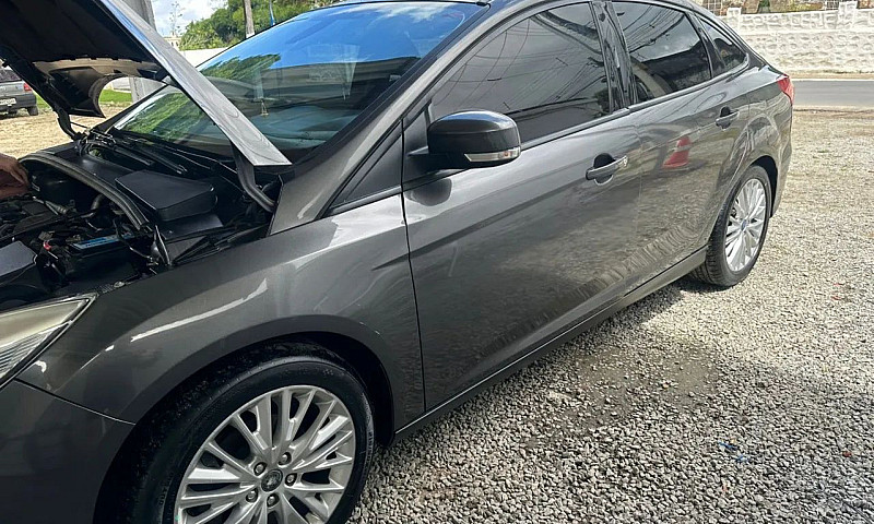 Ford Focus Fastback ...