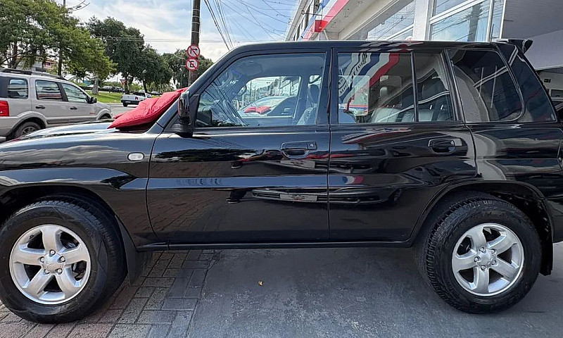 Mitsubishi Pajero Tr...