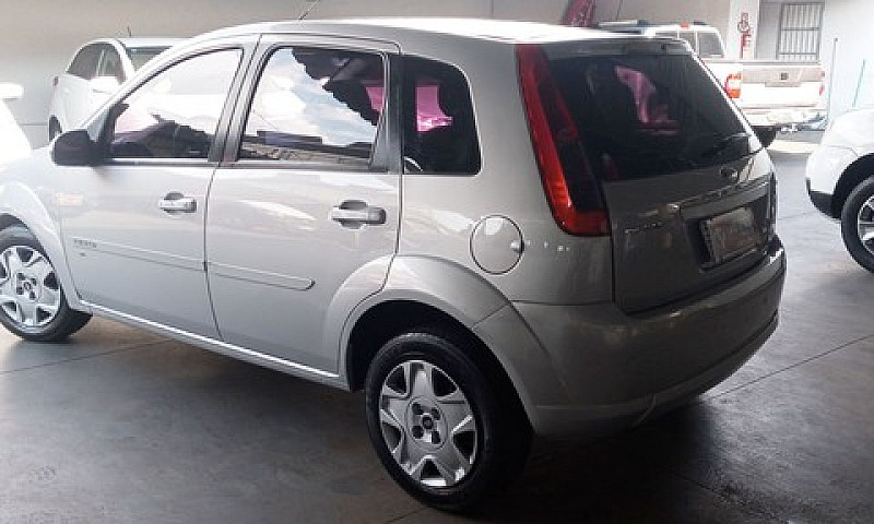 Fiesta 2014 Zetec 1....