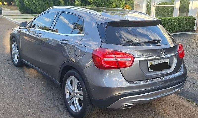 Mercedes-Benz Gla 25...
