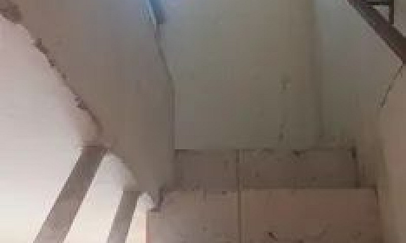 Casa 2 Quartos R$800...