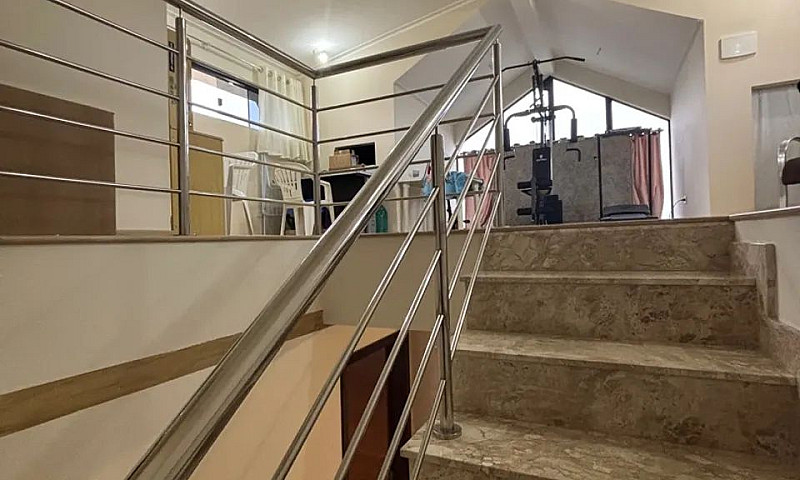 Triplex Mobiliado Co...