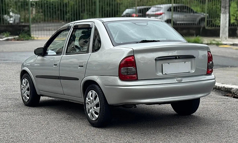 Chevrolet Corsa Sed....