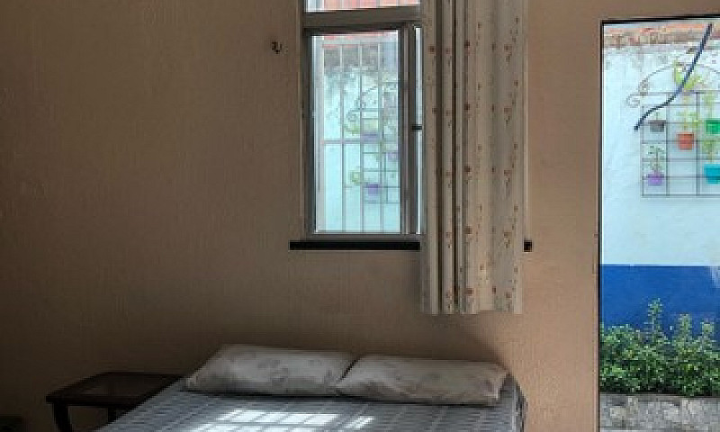 Quarto-Suite Semimob...