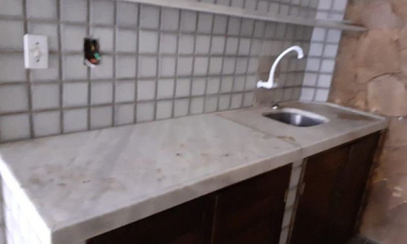 Alugo Casa Com Pisci...