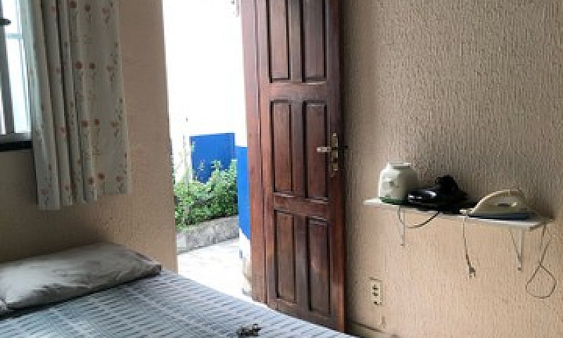 Quarto-Suite Semimob...