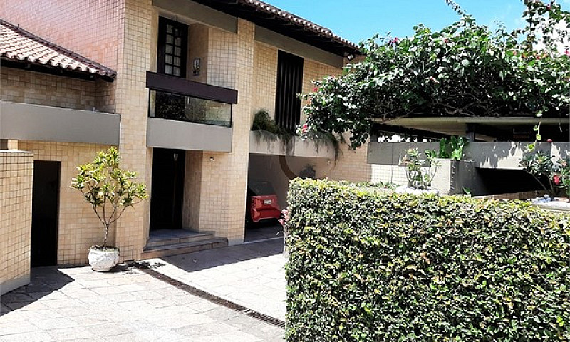 Vitória - Casa Padrã...
