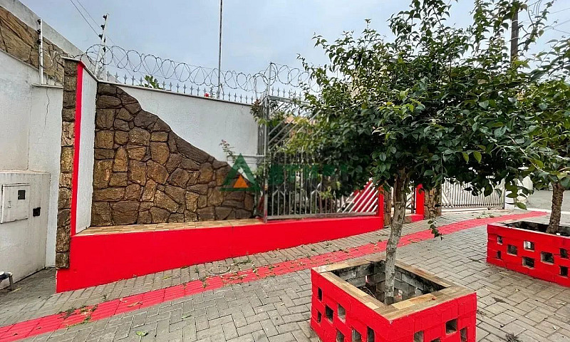 Casa Com 03 Quartos ...