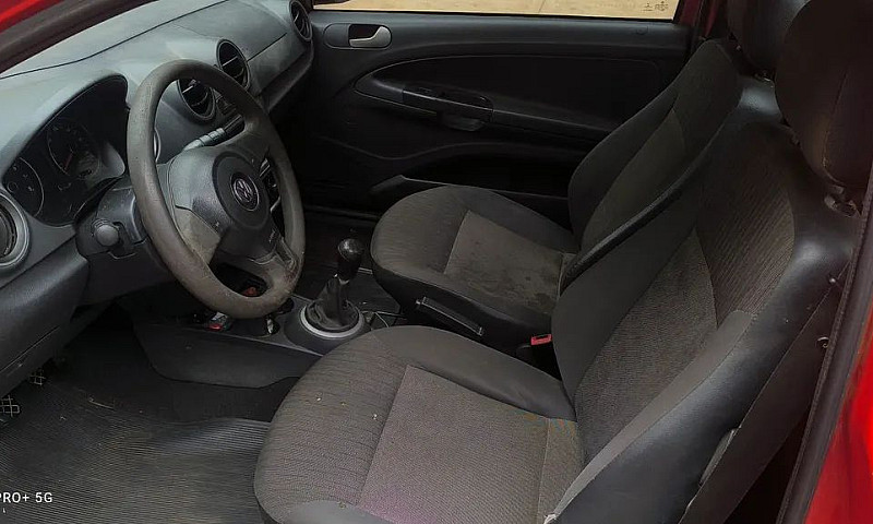 Volkswagen Saveiro 1...