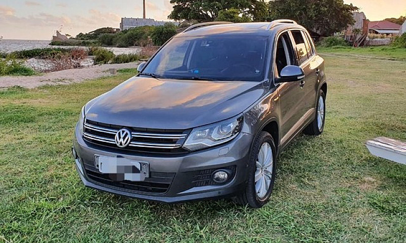 Tiguan 2.0T Pacote P...