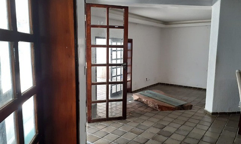Alugo Casa Com Pisci...