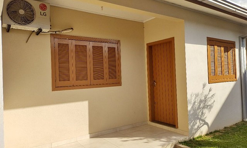Casa Com 2 Dormitóri...