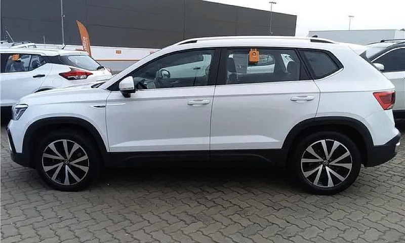Volkswagen Taos 2022...