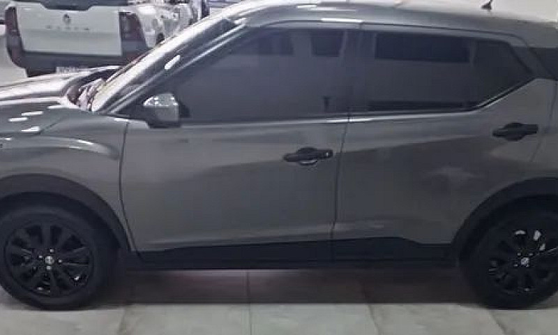 Nissan Kicks Active ...