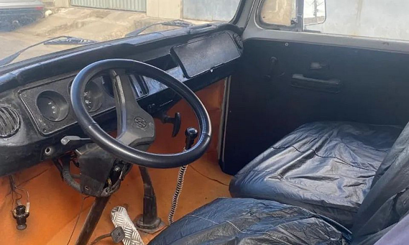 Volkswagen Kombi Pic...