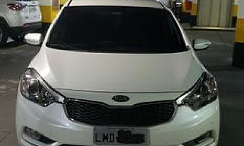 Kia Cerato Muito Nov...