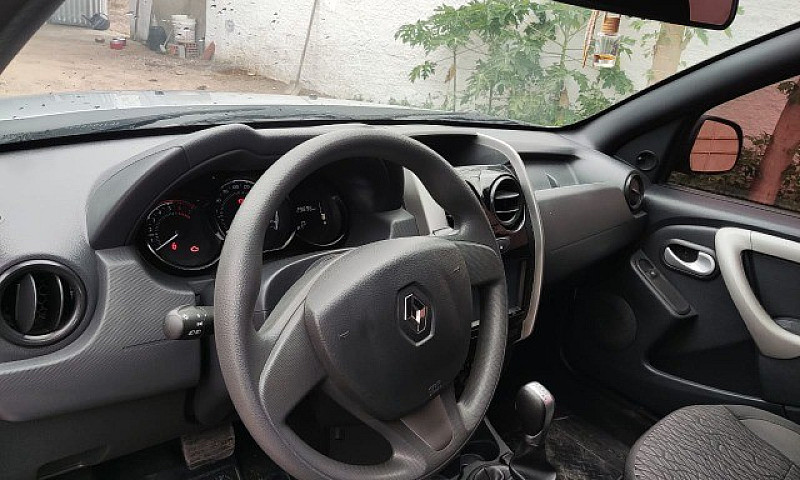Renault/Duster 16 A ...