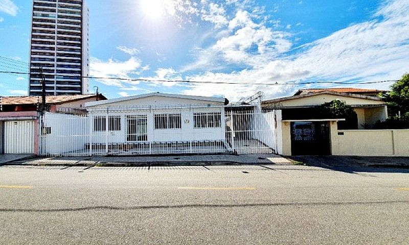 810M² Excelente Casa...