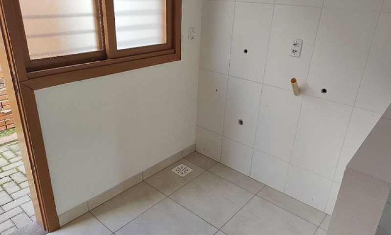 Casa Com 2 Dormitóri...