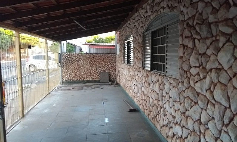 Casa Em Trindade....
