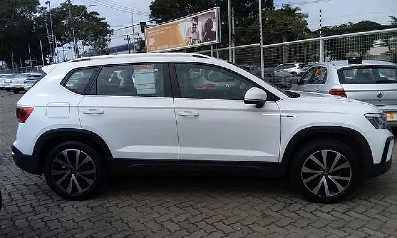 Volkswagen Taos 2022...