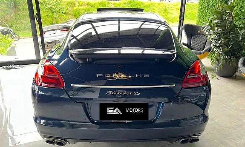 Porsche Panamera 4S ...