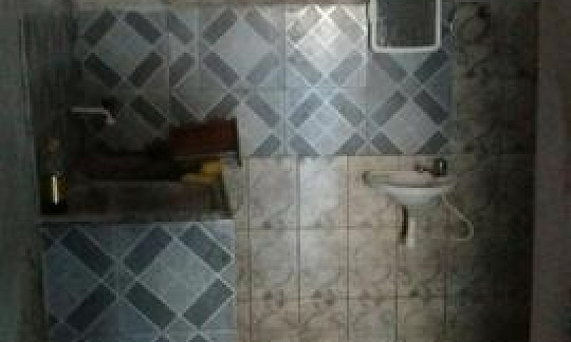 Aluga-Se Casa...