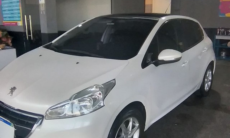 Peugeot 208 Allure 2...