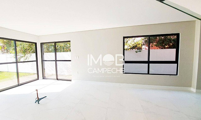 Casa Com 3 Dormitóri...