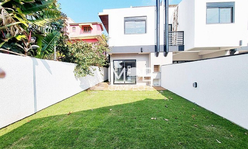 Casa Com 3 Dormitóri...