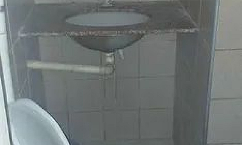 Casa 2 Quartos R$800...
