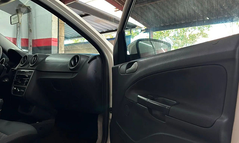 Volkswagen Voyage Co...
