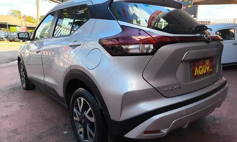Nissan Kicks Sense 1...