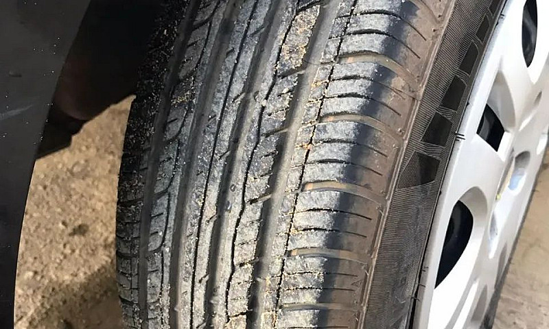 Ford Fiesta Sed. 1.6...