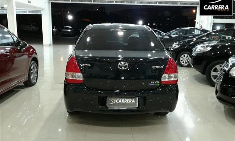 Toyota Etios 1.3 Xs ...